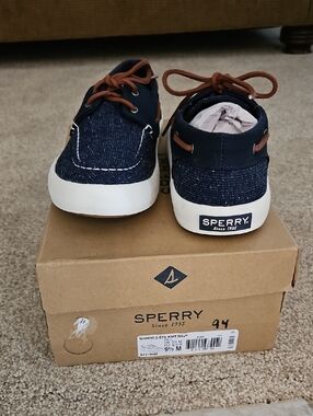Sperry Navy and Brown Knit Boat Sneakers